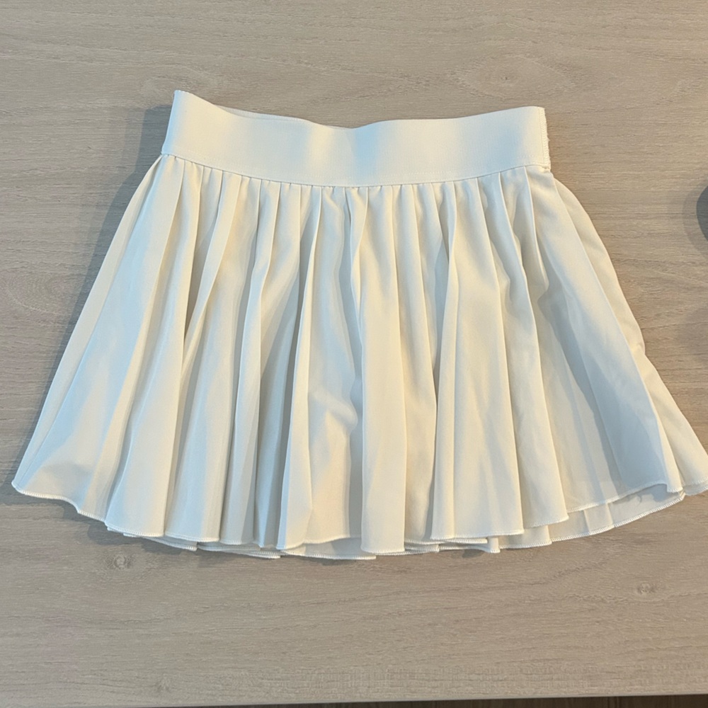 Aritzia TNA Tennis Skirt